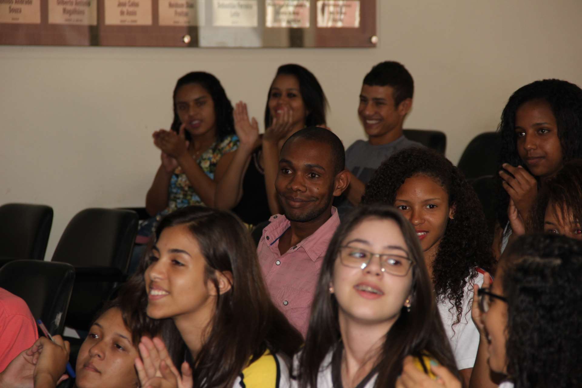 Câmara de Itabira - Presidente da Câmara faz apresentação do Parlamento  Jovem 2016