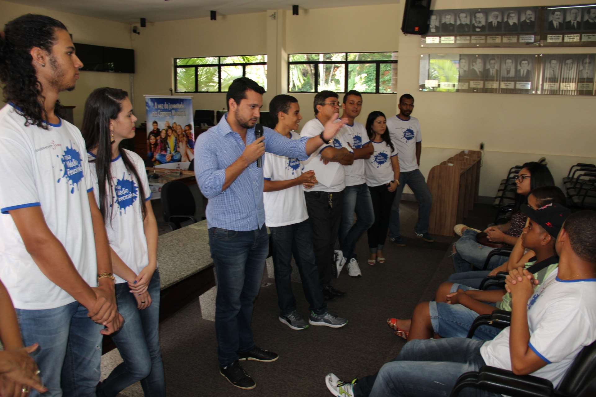 Câmara de Itabira - Presidente da Câmara faz apresentação do Parlamento  Jovem 2016