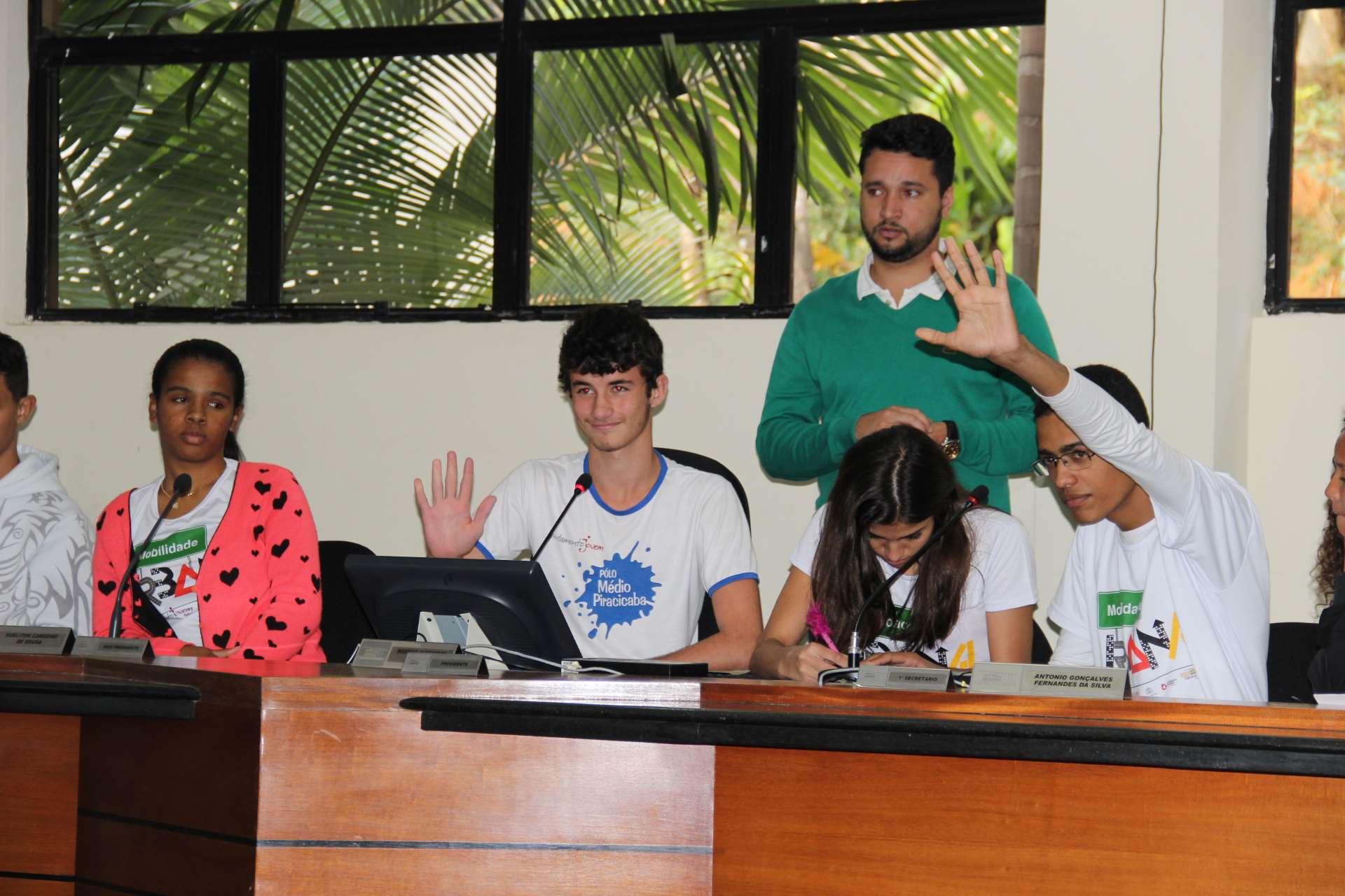 Câmara de Itabira - Presidente da Câmara faz apresentação do Parlamento  Jovem 2016