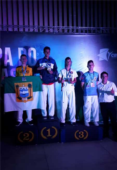 Lutador caratinguense é tricampeão da Copa do Brasil de Taekwondo 
