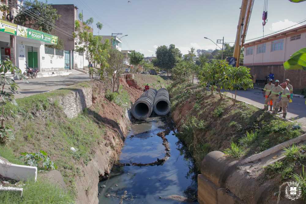 SAAE Governador Valadares - SAAE conserta rede de água no bairro Turmalina