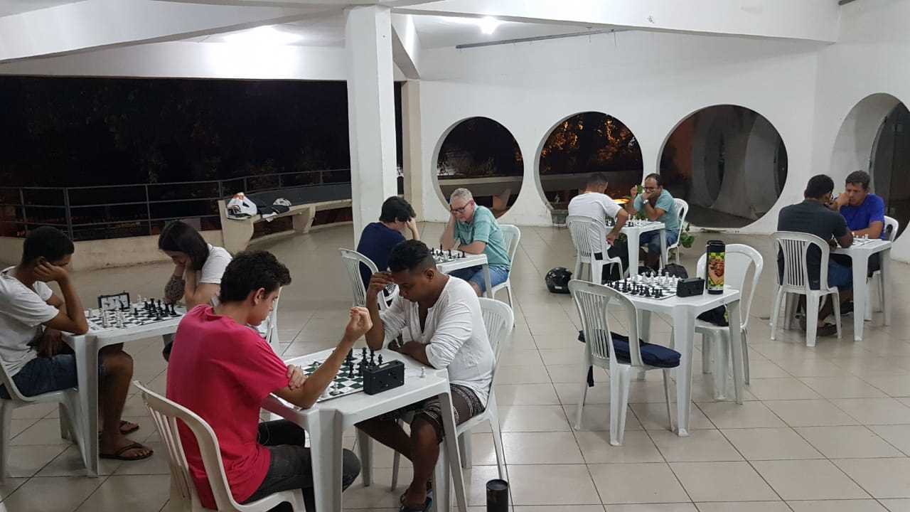 Prefeitura Municipal de Governador Valadares - Centro Cultural Nelson  Mandela terá aulas de xadrez