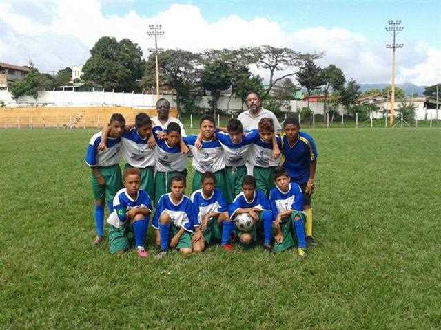 ADCCTA Escolinha de Futebol de Campo