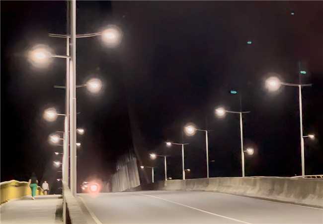 ponte estaiada; iluminação