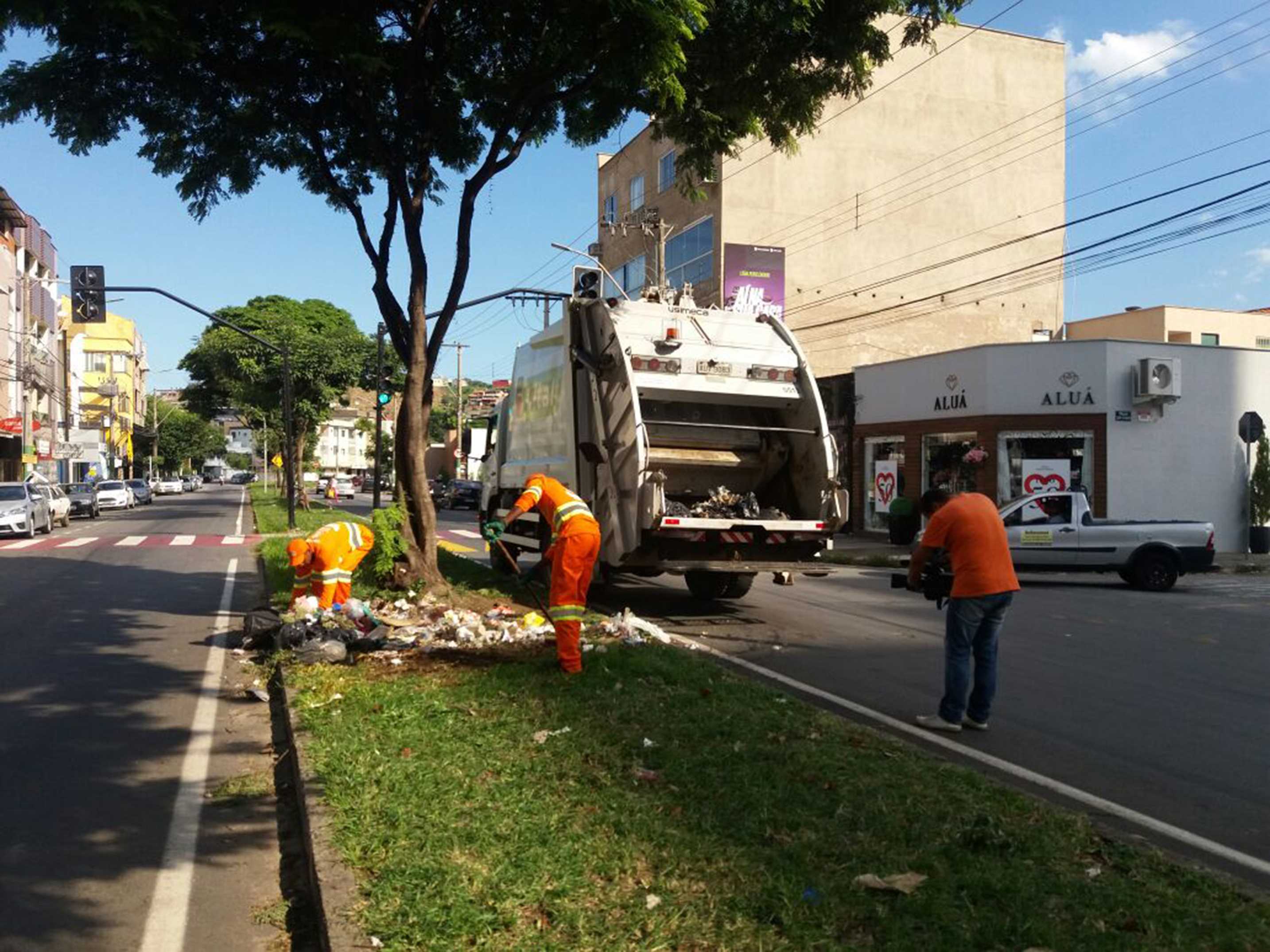 Prefeitura Municipal de Ipatinga - Toneladas de lixo são