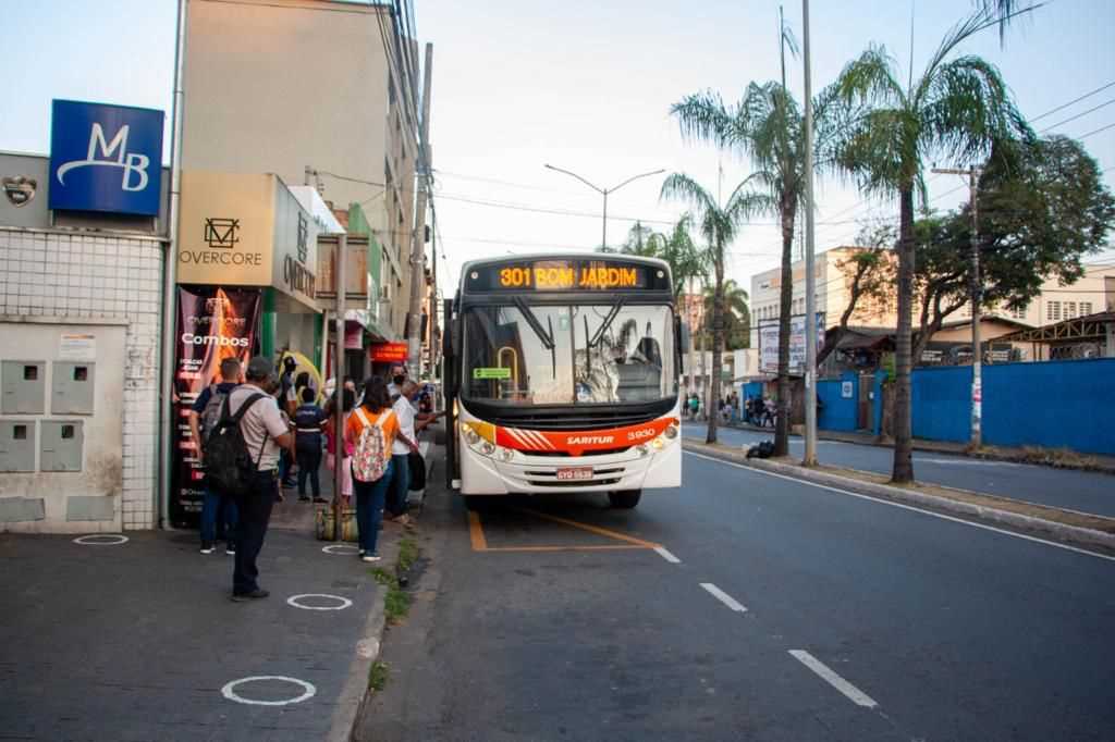 Durante período de férias escolares, quatro linhas de ônibus de