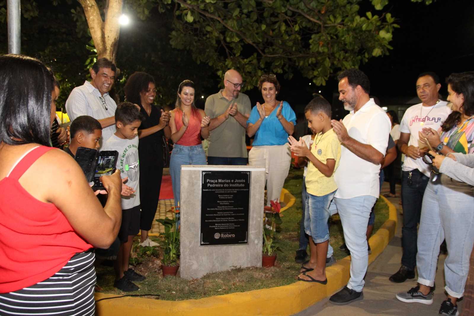 Prefeitura Municipal de Itabira - Prefeitura entrega praça novinha no  bairro Pedreira