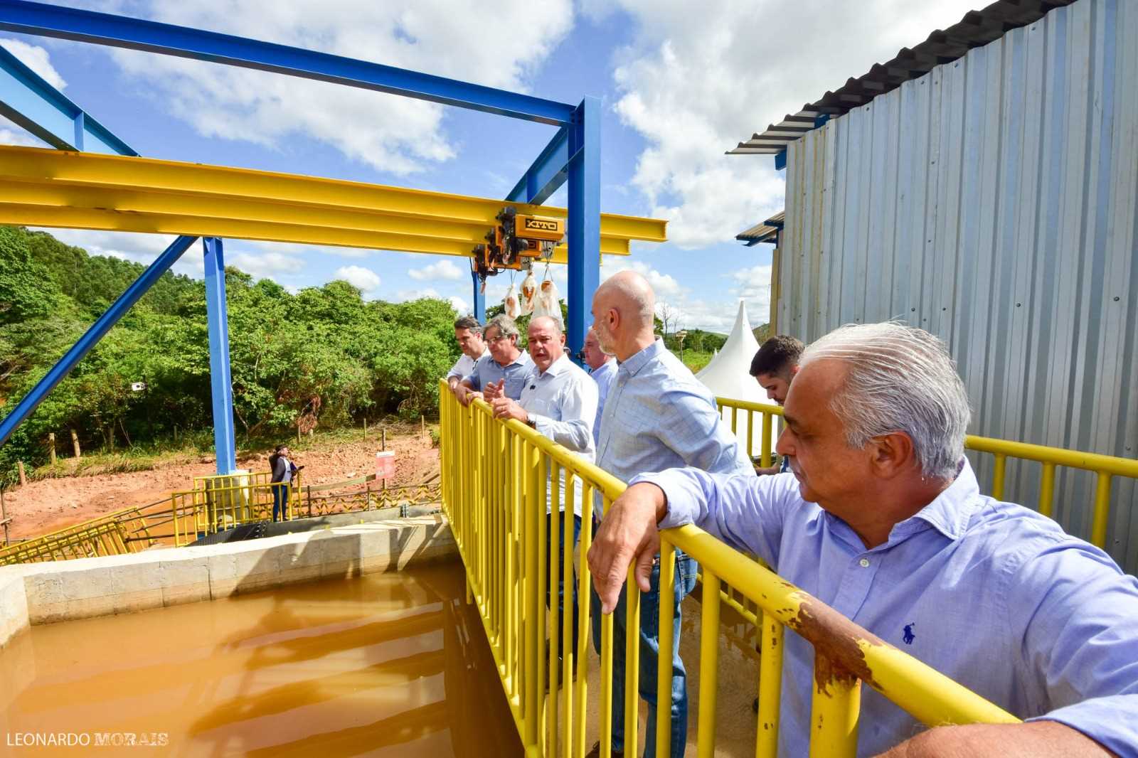 SAAE Governador Valadares - SAAE conserta rede de água no bairro Turmalina