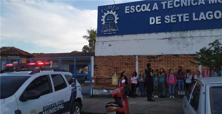 GCM nas escolas