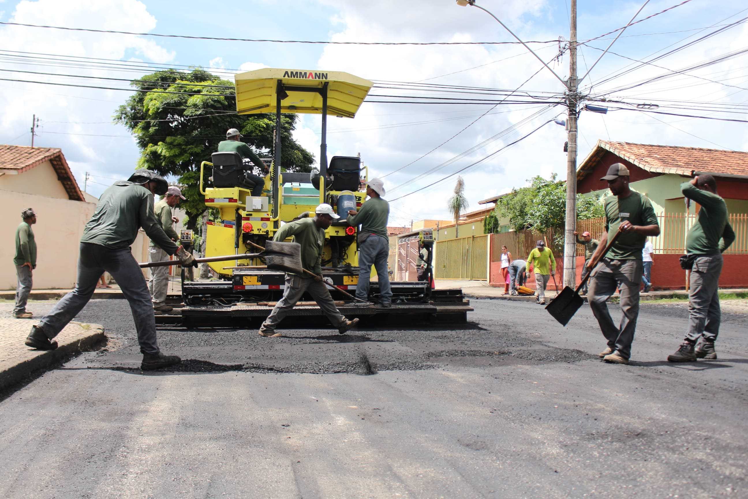 Seinfra prossegue com recuperação da pavimentação em seis bairros da  Capital nesta quarta
