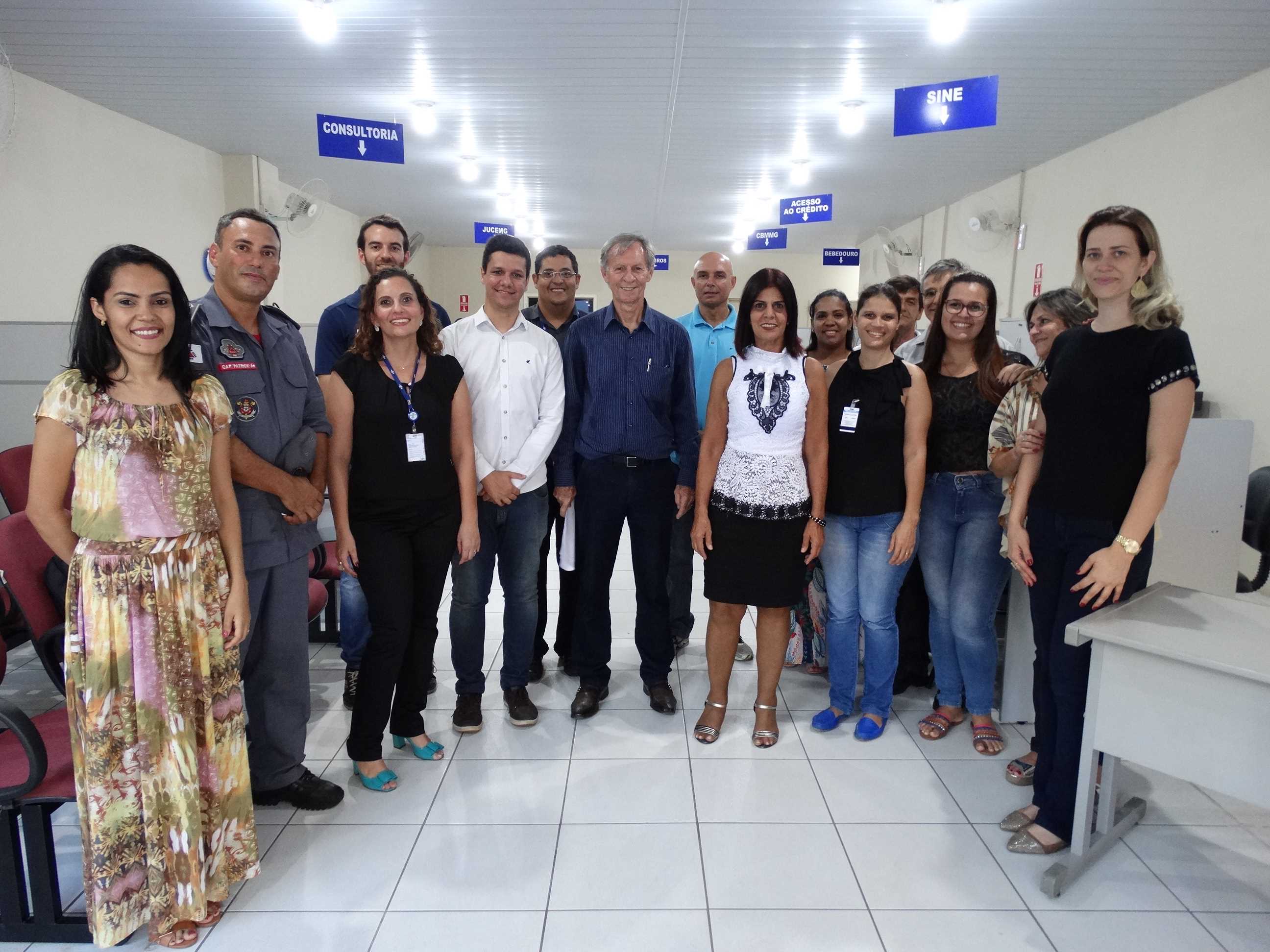 Prefeitura Municipal de Ubá - Prefeito recebe equipe para