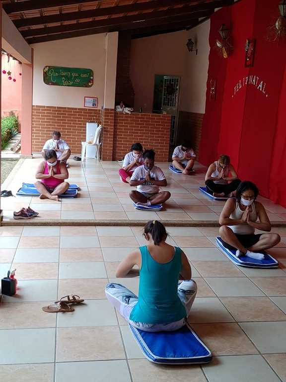 Prefeitura Municipal de Ubá - Projeto Saúde em Movimento inicia aulas de  Yoga no CRAS São João
