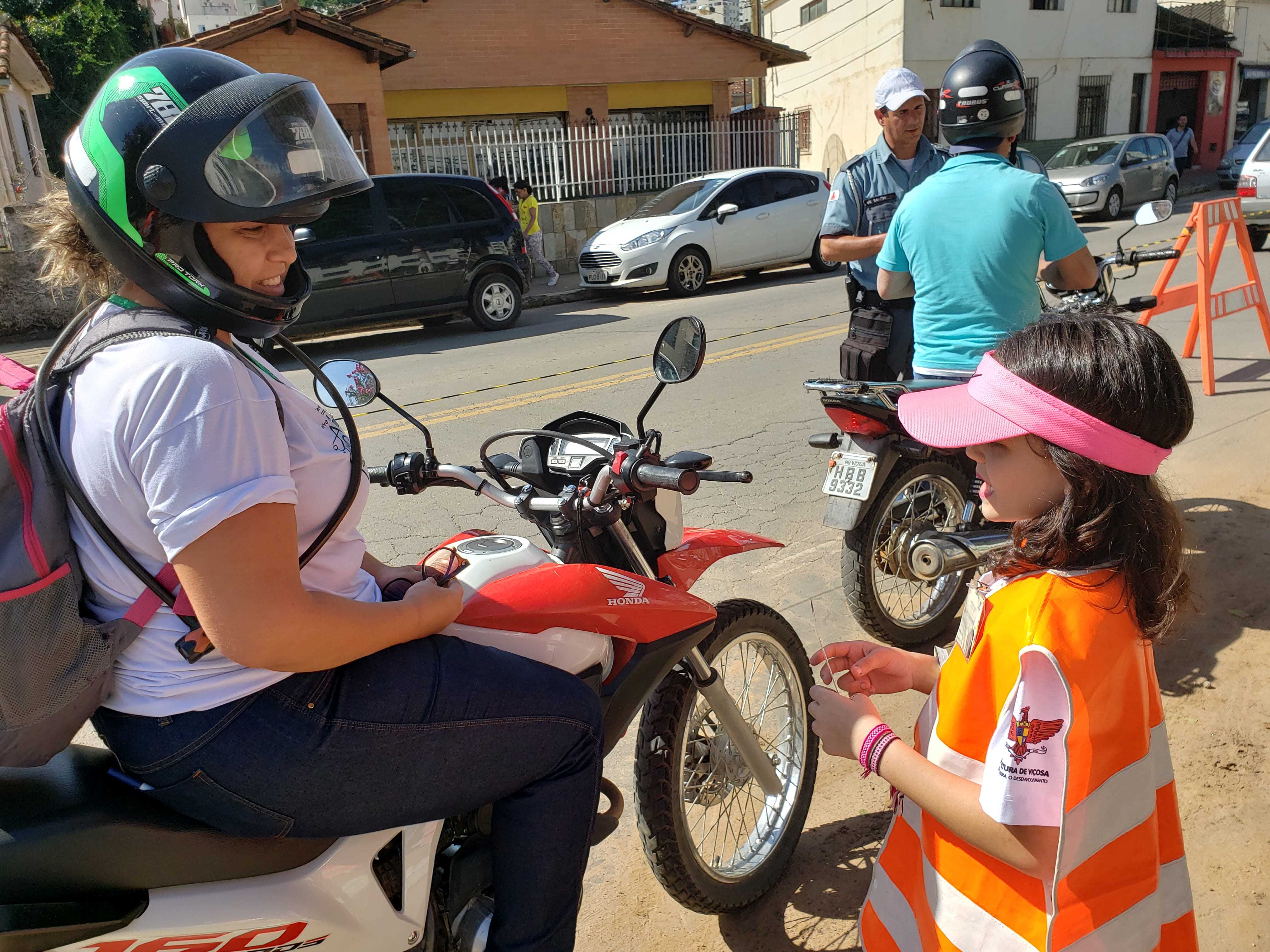 Prefeitura de Viçosa - Diretran promove blitz educativa de trânsito para  motociclistas